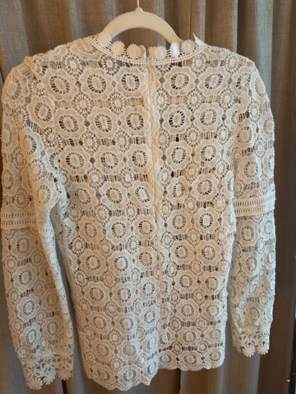 White Floral Crochet Lace Blouse Long Sleeve Size M - Picture 2 of 3